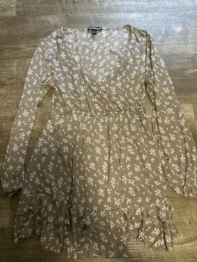 Charlotte Russe Taupe Floral Long-Sleeve Wrap Dress